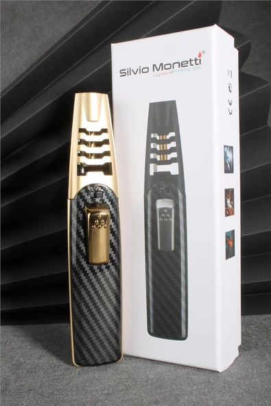 Silvio Monetti  Altın Renk Güçlü Karbon Desen Metal Başlık Pürmüz Gazlı Çakmak  24CSM898MR02 ürün görseli 1
