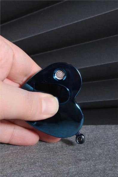 Silvio Monetti  Mor Renk Kalp Şeklinde Özel Tasarım 100 Dilde Seni Seviyorum Yazan Şarjlı Çakmak  24CSM880MR04 - Resim 4