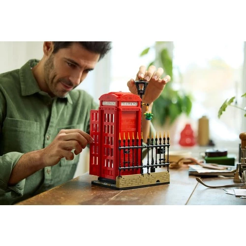 LEGO Ideas 21347 Red London Telephone Box (1460 Parça) - 4