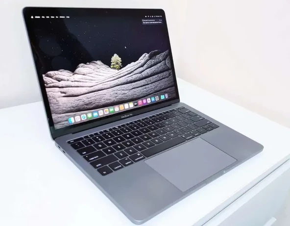 APPLE A1708 MACBOOK PRO 2017 i5 8GB 256GB UZAY GRİSİ - GARANTiLi