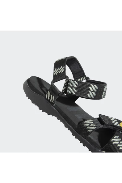 MOARY               CBLACK/SILGRN/ACTGOL - 7