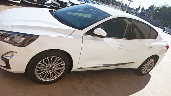 AUTOGP FORD FOCUS 2019+ KAPI ÇITASI PIANO BLACK - Resim 4