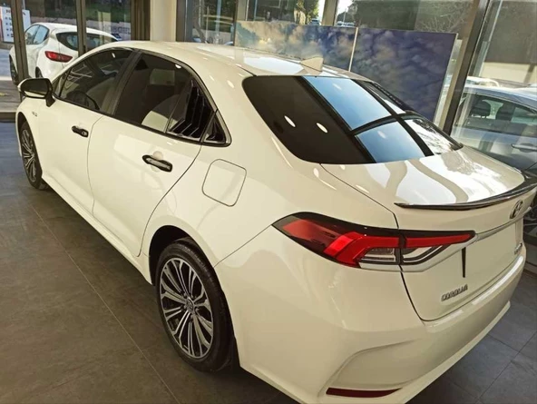 AUTOGP TOYOTA COROLLA 2019+ KELEBEK KAPLAMA PIANO BLACK