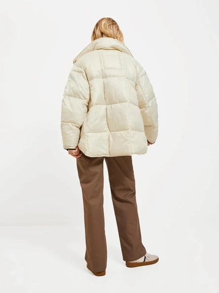 Jack&Jones JJXX Oversize Kapüşonlu Şişme Mont - Kışlık Sıcaklık ve Şıklık - 6