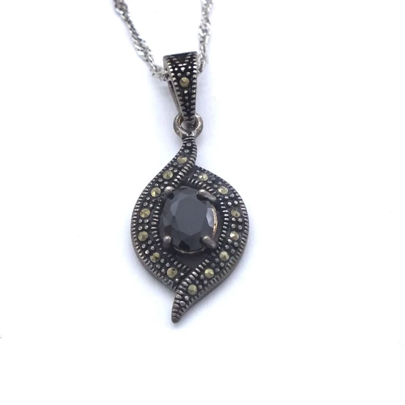 Siyah Zirkon Taşlı Tasarım Gümüş Kolye GK-248 ürün görseli