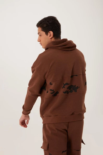 Erkek 3 İplik Pamuklu İçi Polarlı Oversize Göğüs Cepli Kapuşonlu Kahverengi Sweatshirt - 4