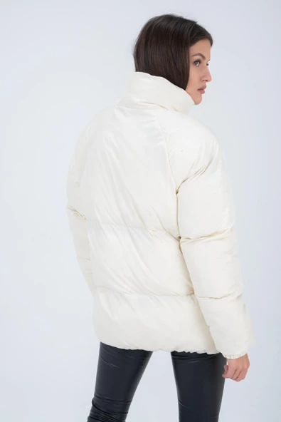 Kadın Reglan Kol Dik Yaka Age Of State Baskılı Mont Ekru - Resim 5