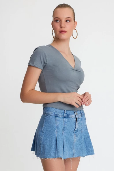 Kadın V Yaka Basic T-shirt  Antrasit - Resim 4