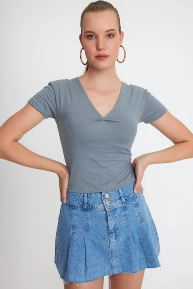 Kadın V Yaka Basic T-shirt  Antrasit ürün görseli 1