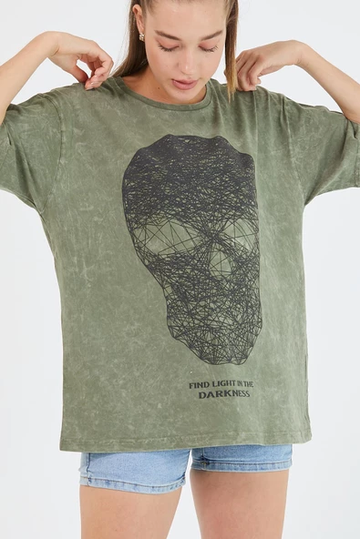Kadın Parça Boya Baskılı Oversize Basic T-shirt  Haki - Resim 3