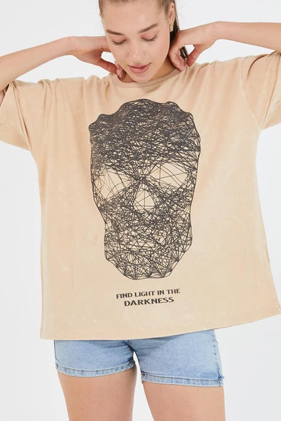 Kadın Parça Boya Baskılı Oversize Basic T-shirt  Bej - Resim 4