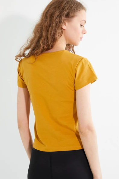 Kadın Kalp Nakışlı Bisiklet Yaka T-Shirt Sarı - Resim 12