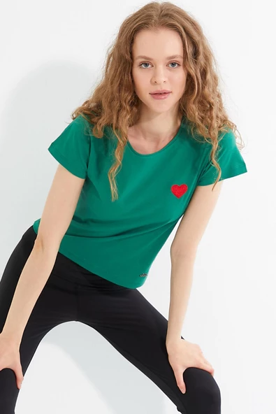 Kadın Kalp Nakışlı Bisiklet Yaka T-Shirt Yeşil - Resim 9