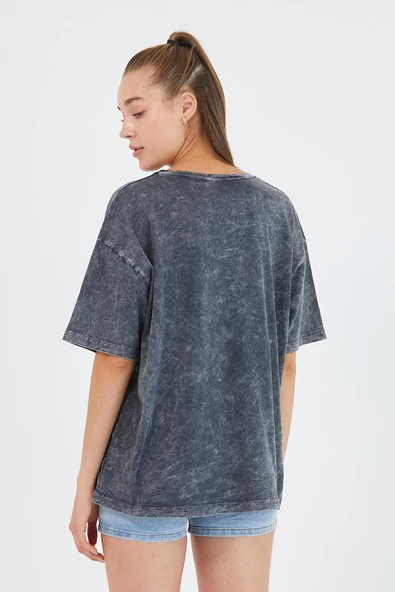 Kadın Parça Boya Baskılı Oversize Basic T-shirt  Antrasit - 5
