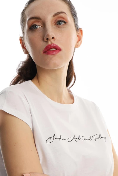 Kadın Bisiklet Yaka Baskılı Crop Tişört Beyaz - Resim 4