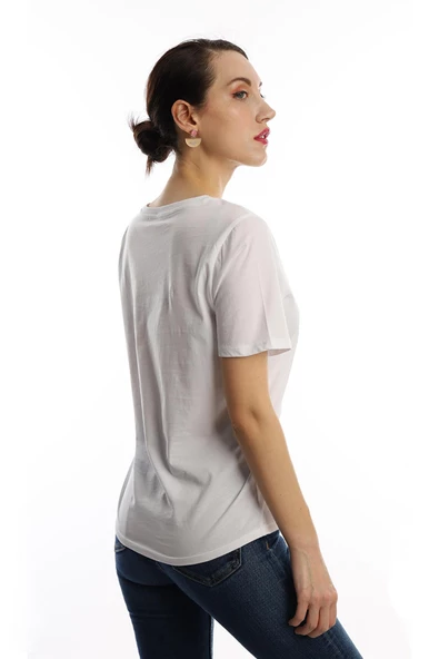 Kadın V Yaka Sardinia Baskılı Regular Fit Tişört Beyaz - Resim 3
