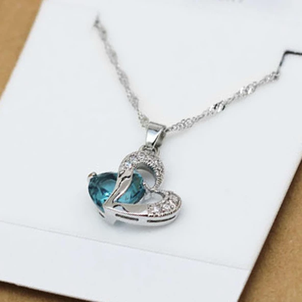 Üç Boyutlu  Kristal Taşlı Zarif Kalp Kolye - 2