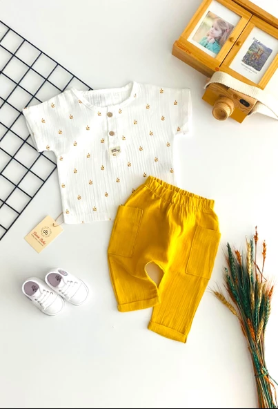 Neşeli Bebekler Müslin Kumaş Kısa Kollu Tişört Pantolon Takım Sarı