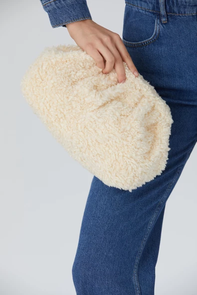 Krem Peluş Kumaş Kadın Omuz Çantası - 5