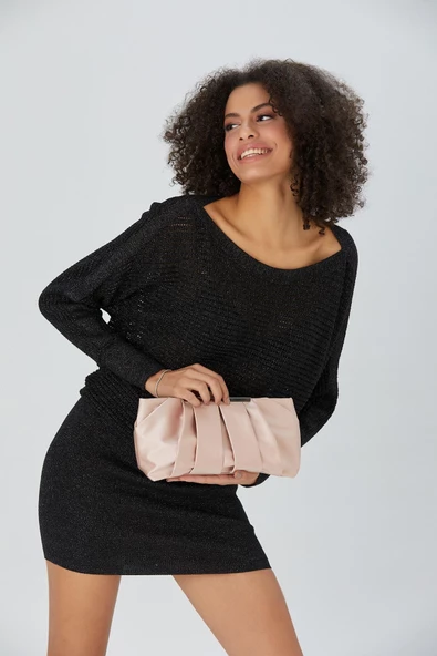 Şampanya Rengi Zincir Askılı Pileli Saten Kadın Clutch