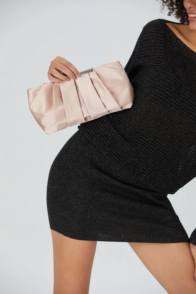 Şampanya Rengi Zincir Askılı Pileli Saten Kadın Clutch - 7