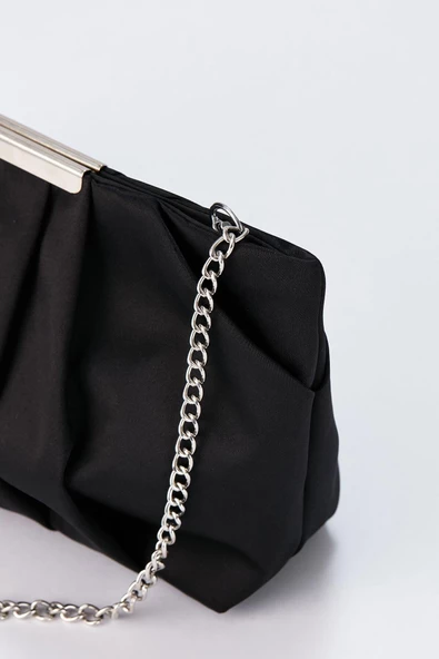 Siyah Zincir Askılı Pileli Saten Kadın Clutch - 6