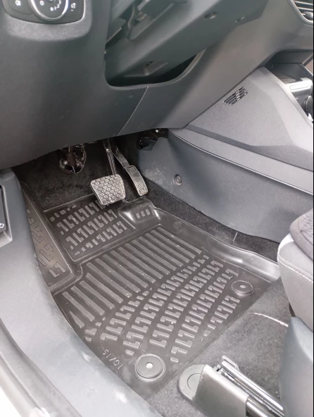 Rizline Ford Courier 2024+ 3D Havuzlu Paspas Siyah ürün görseli