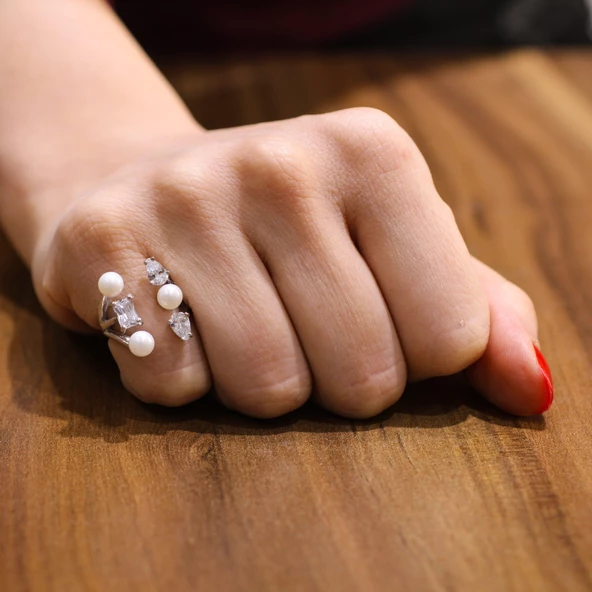 925 Ayar Gümüş Üç İncili, Zirkon Taşlı Yüzük ürün görseli 1