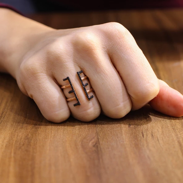 925 Ayar Gümüş E Harfli Tasarım Yüzük ürün görseli 1