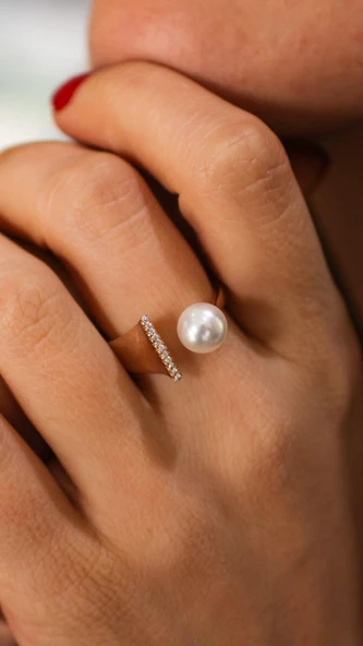 925 Ayar Gümüş Tek İncili Sıralı Zirkon Taşlı Tasarım Yüzük ürün görseli 1