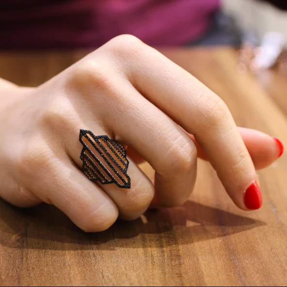 925 Ayar Gümüş Pembe Renk Çizgili Model Yüzük ürün görseli