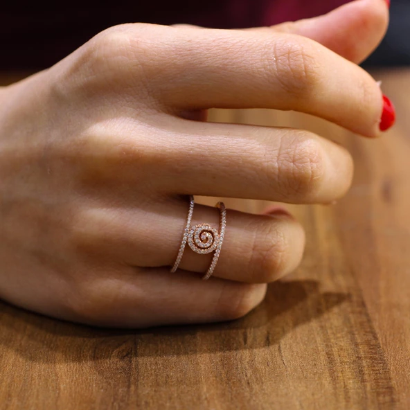 925 Ayar Gümüş Rose Renk Beyaz Taşlı Tasarım Yüzük ürün görseli 1