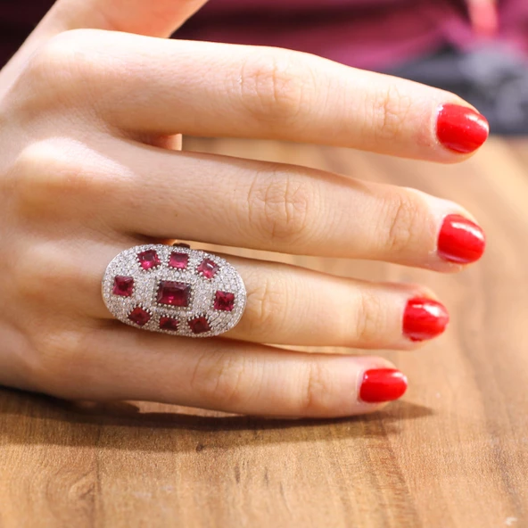 925 Ayar Gümüş Beyaz Renk Beyaz Üstü Yakut Taşlı Yüzük