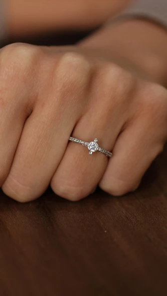 925 Ayar Gümüş 0,33 ct Görünümlü Tektaş Yüzük ürün görseli