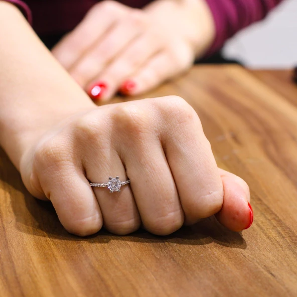 925 Ayar Gümüş 0,70 ct Görünümlü Tektaş Yüzük ürün görseli 1