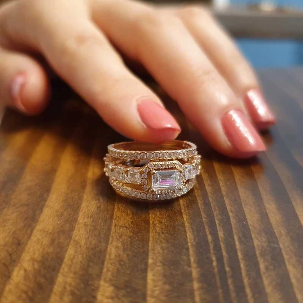 14 Ayar Altın Baget Yarımtur Yüzük - Resim 3