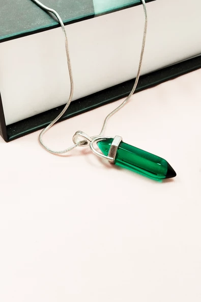 Yeşil Kuvars Doğal Taşı Zincirli El Yapımı Tasarımlı Kolye Uç: 3,5 cm Zincir: 20 cm Kutulu - 3