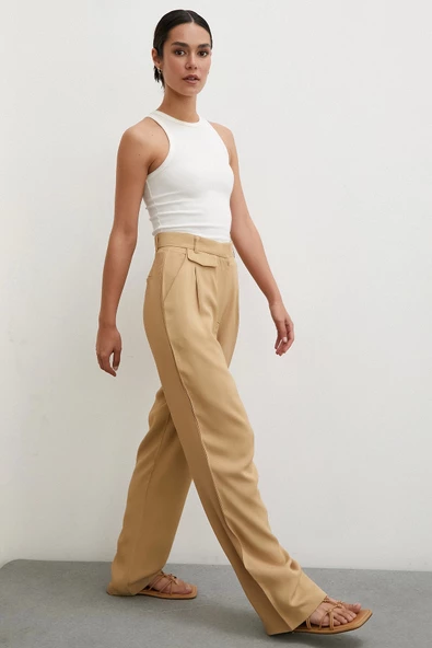 Kemer Detaylı Klasik Pantolon Bej ürün görseli