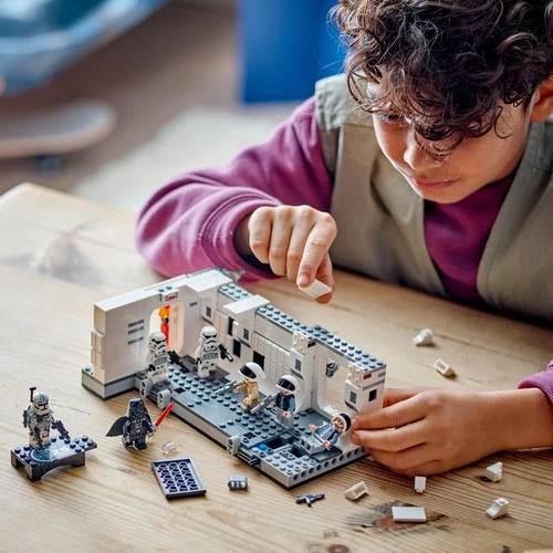 LEGO Star Wars 75387 Tantive IV’e Biniş (502 Parça) - Resim 10