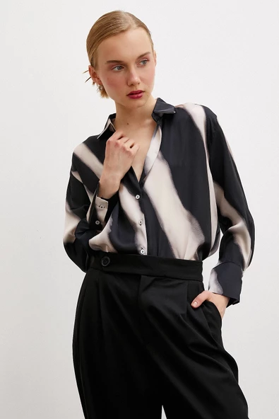 Desenli V Yaka Saten Gömlek Bej - Resim 5