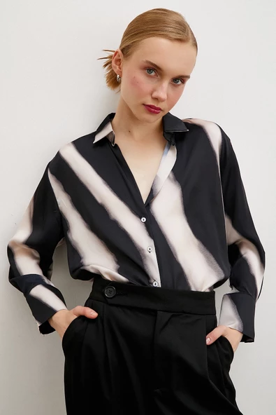 Desenli V Yaka Saten Gömlek Bej - Resim 6