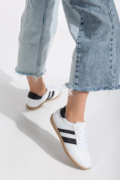 İnce Taban İki Renk Futsal Beyaz Kadın Spor Ayakkabı - Resim 2