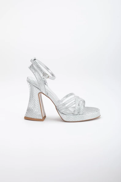 Petek Parlak Malzeme Çapraz Bantlı Gümüş Kadın Platform Topuklu Abiye Sandalet Ayakkabı - 3