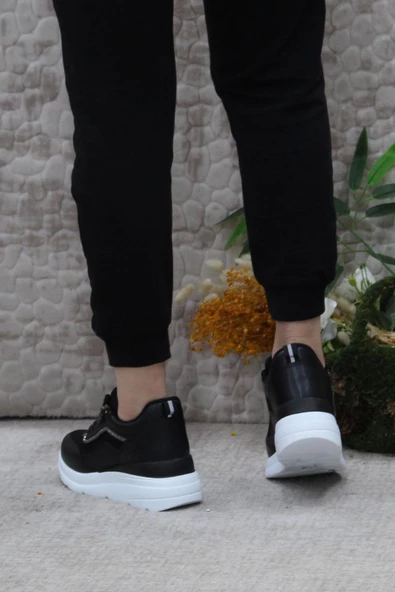 Fort Flet 207 Siyah Beyaz Fermuarlı Bağçıklı Dolgu Taban Kadın Spor Ayakkabı - Resim 4