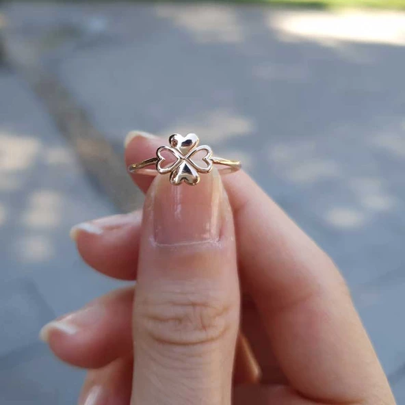 14 Ayar Altın Kalp Yapraklı Yonca Yüzük - Resim 3