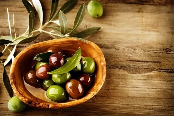 Siyah ve Yeşil Zeytin - Kanvas Tablo