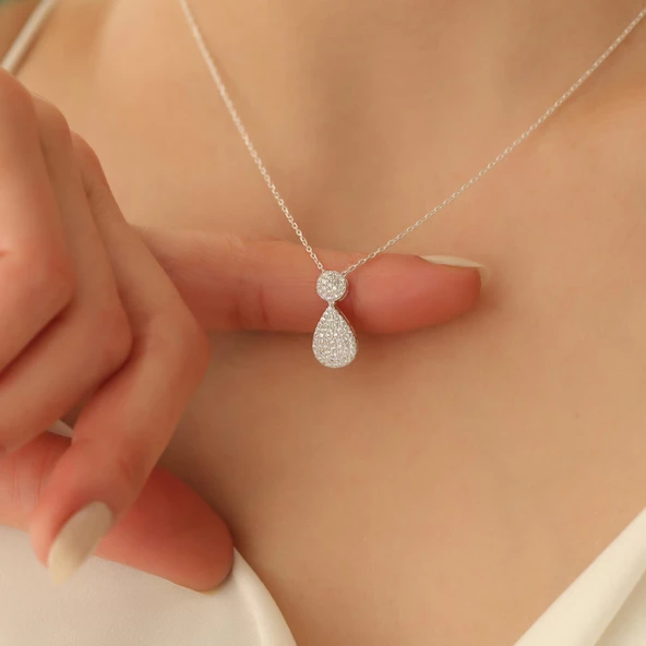 925 Ayar Gümüş Işıltılı Beyaz Taşlı Drop Kolye - CNS00164 - Resim 5