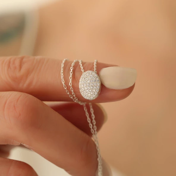 925 Ayar Gümüş Işıltılı Beyaz Taşlı Oval Kolye - CNS00162 - Resim 5