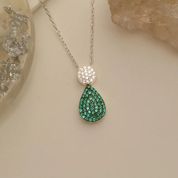 925 Ayar Gümüş Işıltılı Yeşil & Beyaz Taşlı Drop Kolye - CNS00165 - Resim 2