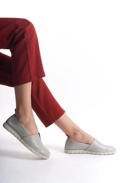 Kadın Hakiki Deri Önü Lastik Detaylı Rahat Esnek Taban Günlük Ayakkabı - Resim 2